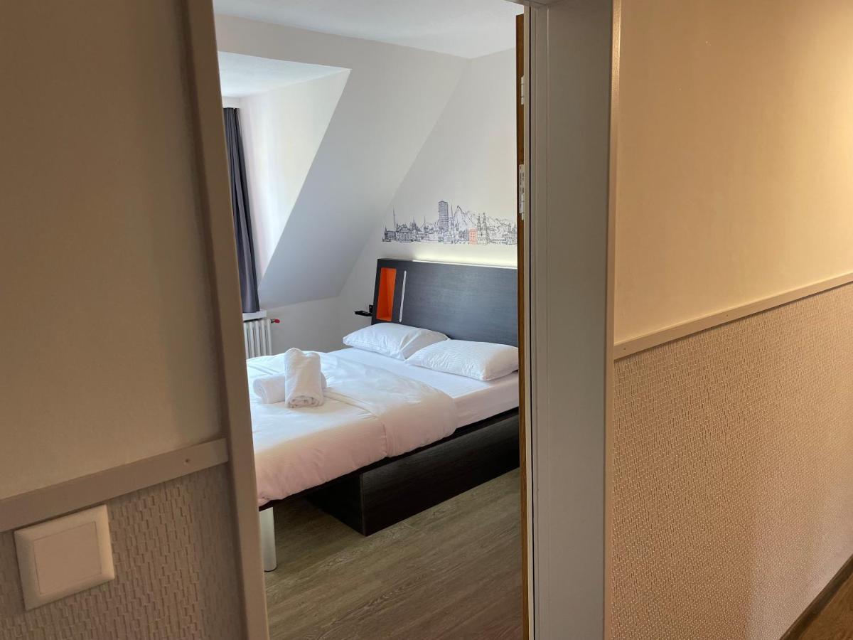 Easyhotel Zuerich Limmatplatz Zewnętrze zdjęcie
